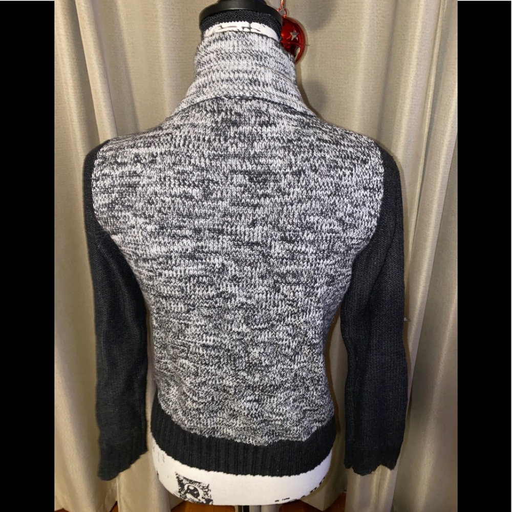Max Studio Sweater - Picture 2 of 7
